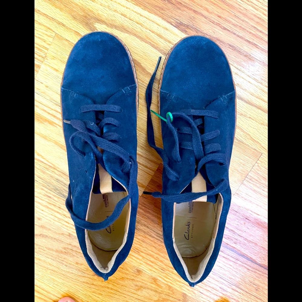 Clarks Artisan Suede shoes size 11